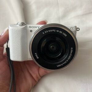 Sony A5100 mirrorless camera